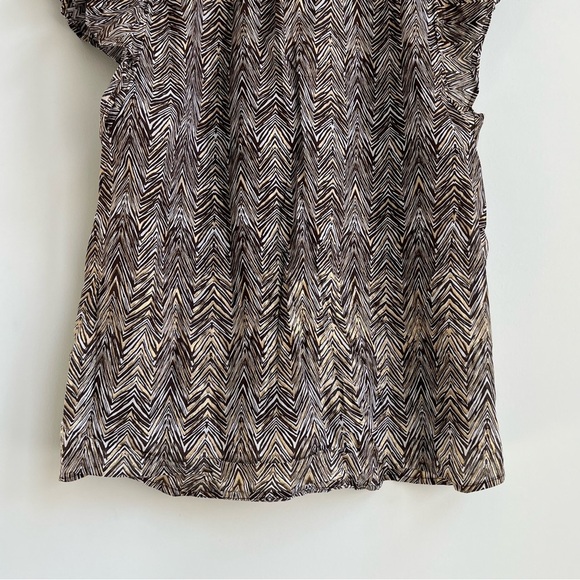 Jude Connally honey Ruffle flutter smocked Top Chevron Print Gold keyhole - Picture 13 of 13